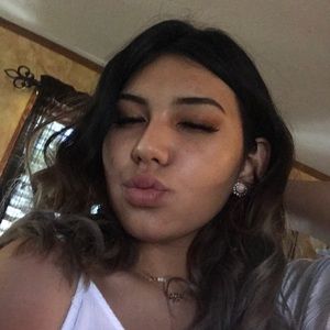 Meet your Posher, Yoselin